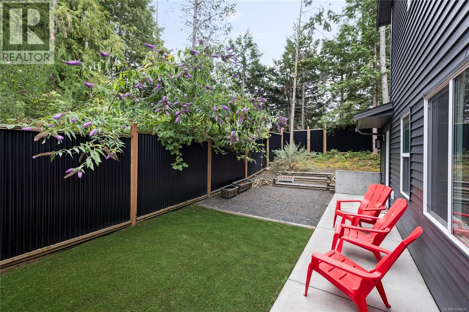 242 Sunningdale Rd E
