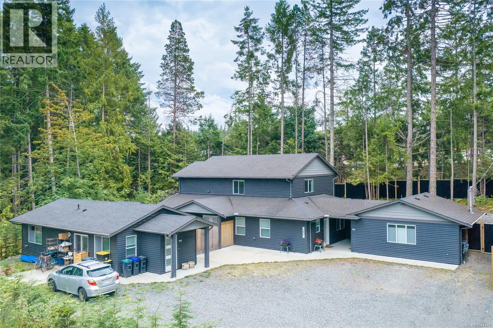 242 Sunningdale Rd E
