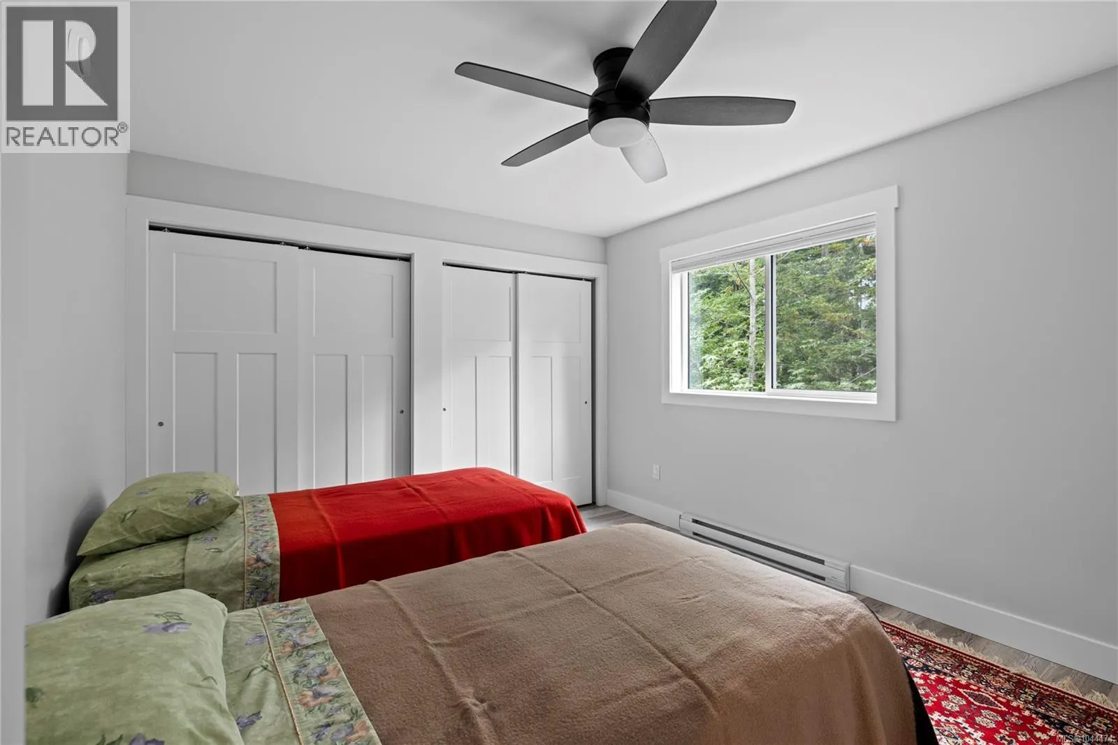 242 Sunningdale Rd E