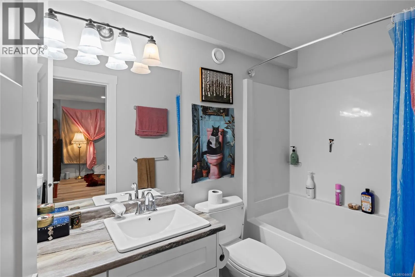 242 Sunningdale Rd E
