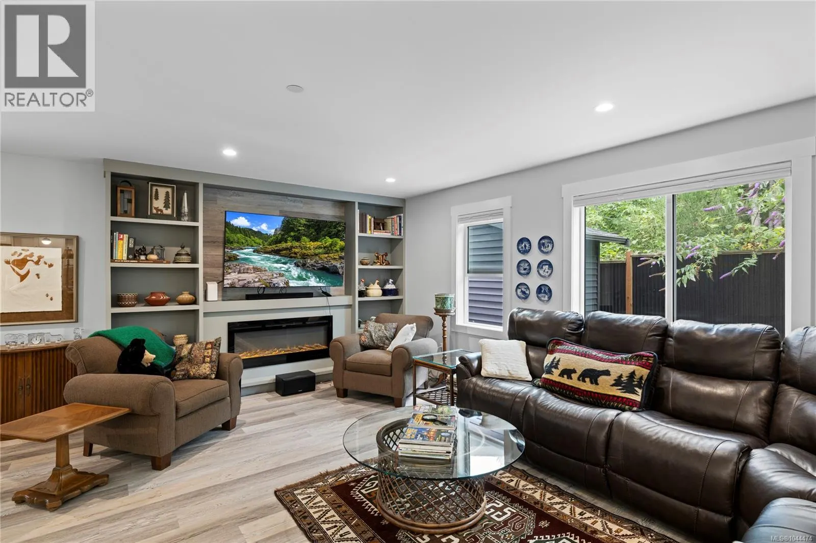 242 Sunningdale Rd E