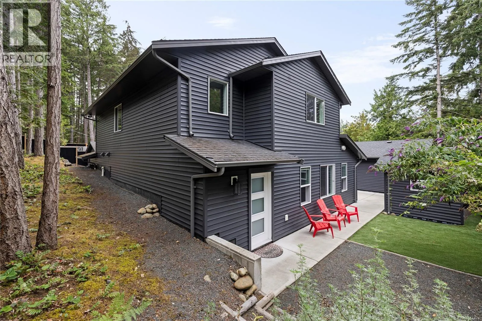 242 Sunningdale Rd E