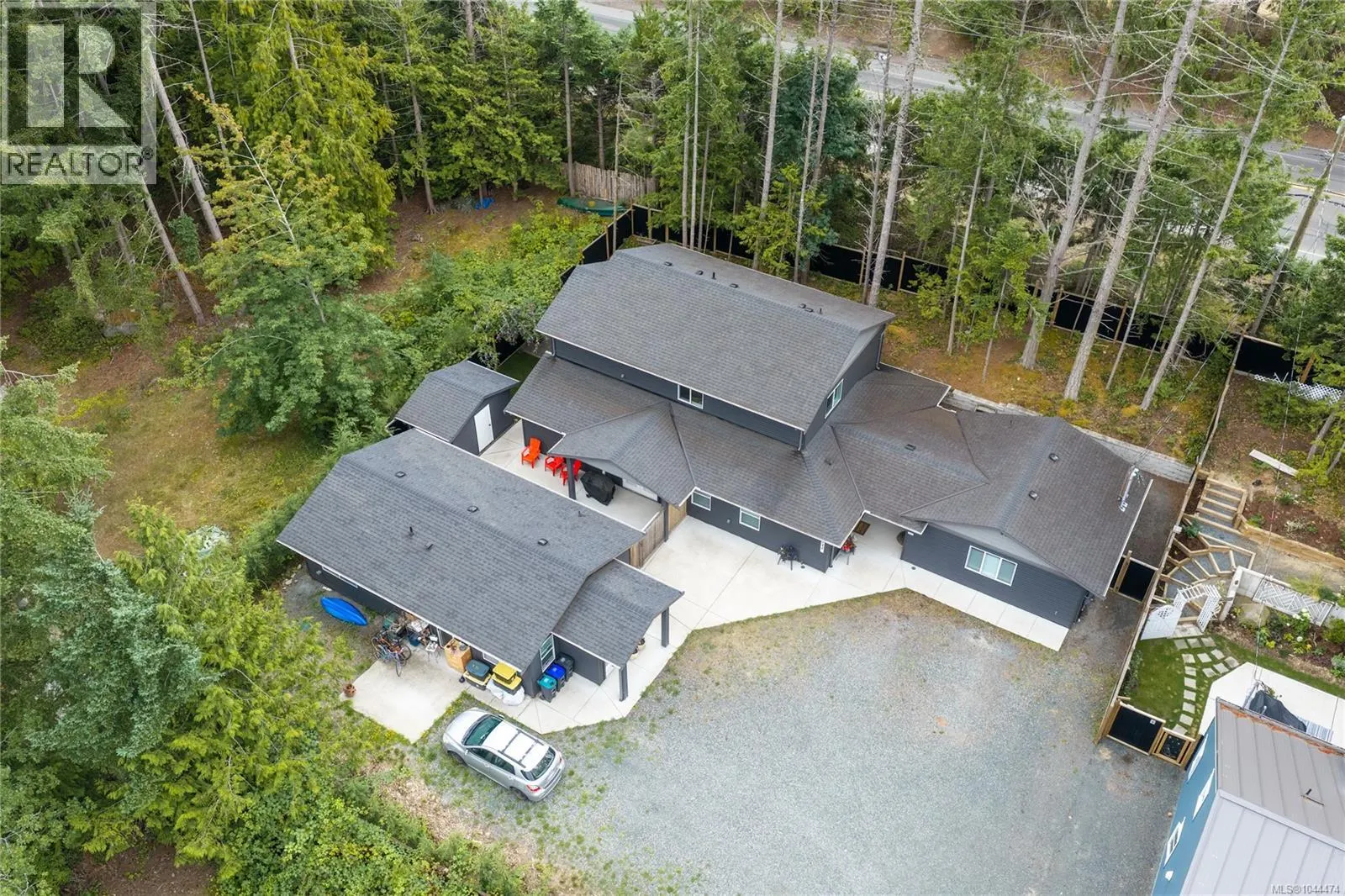 242 Sunningdale Rd E