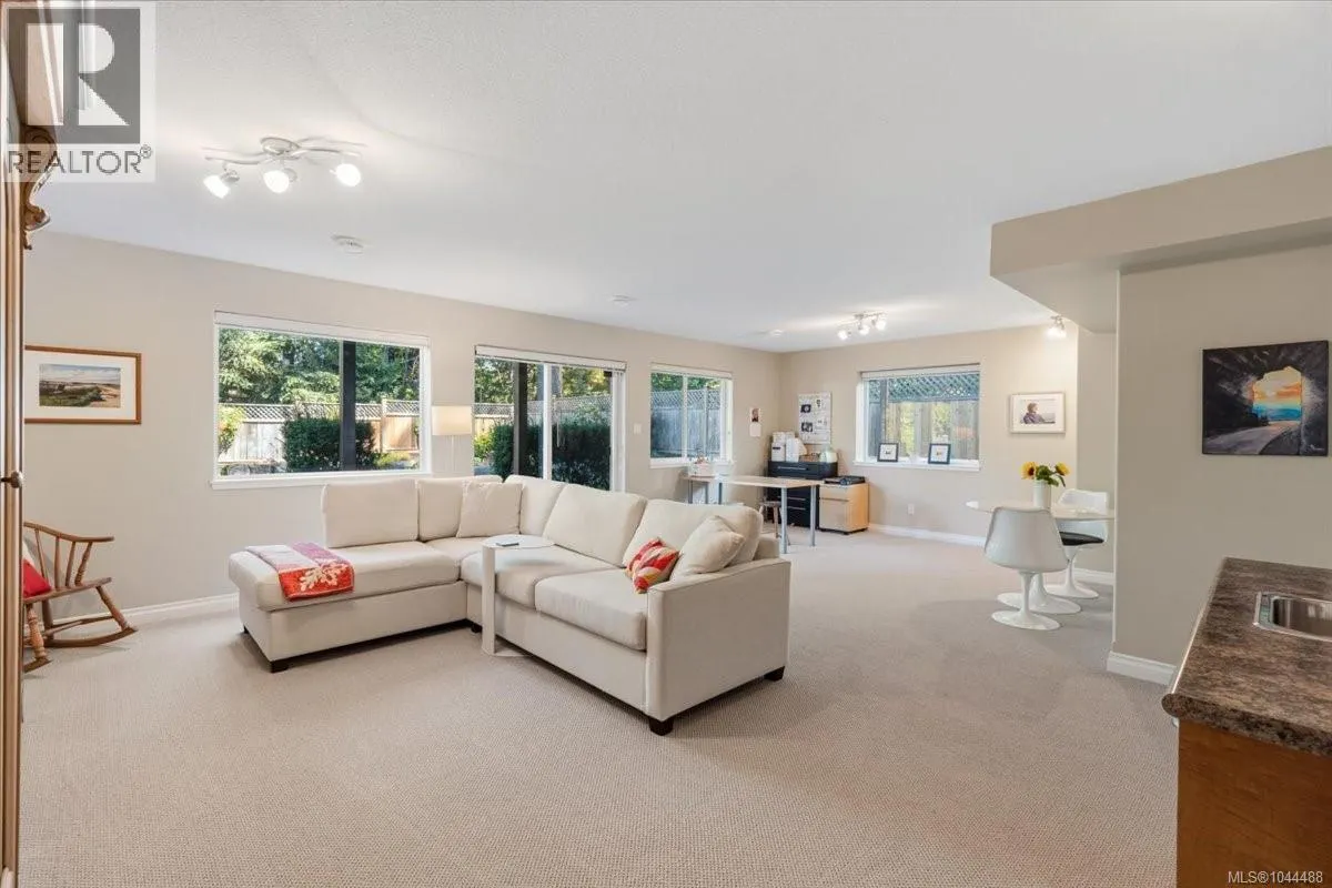 609 Meadow Dr
