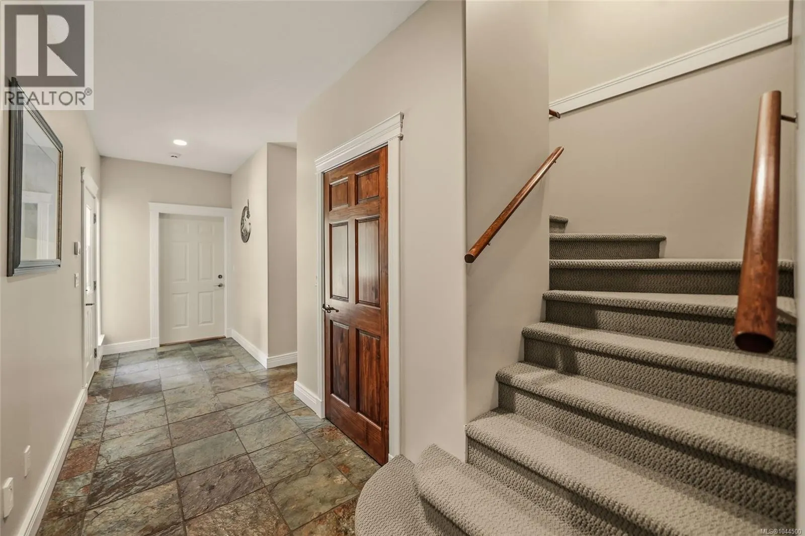 382 Dorset Rd