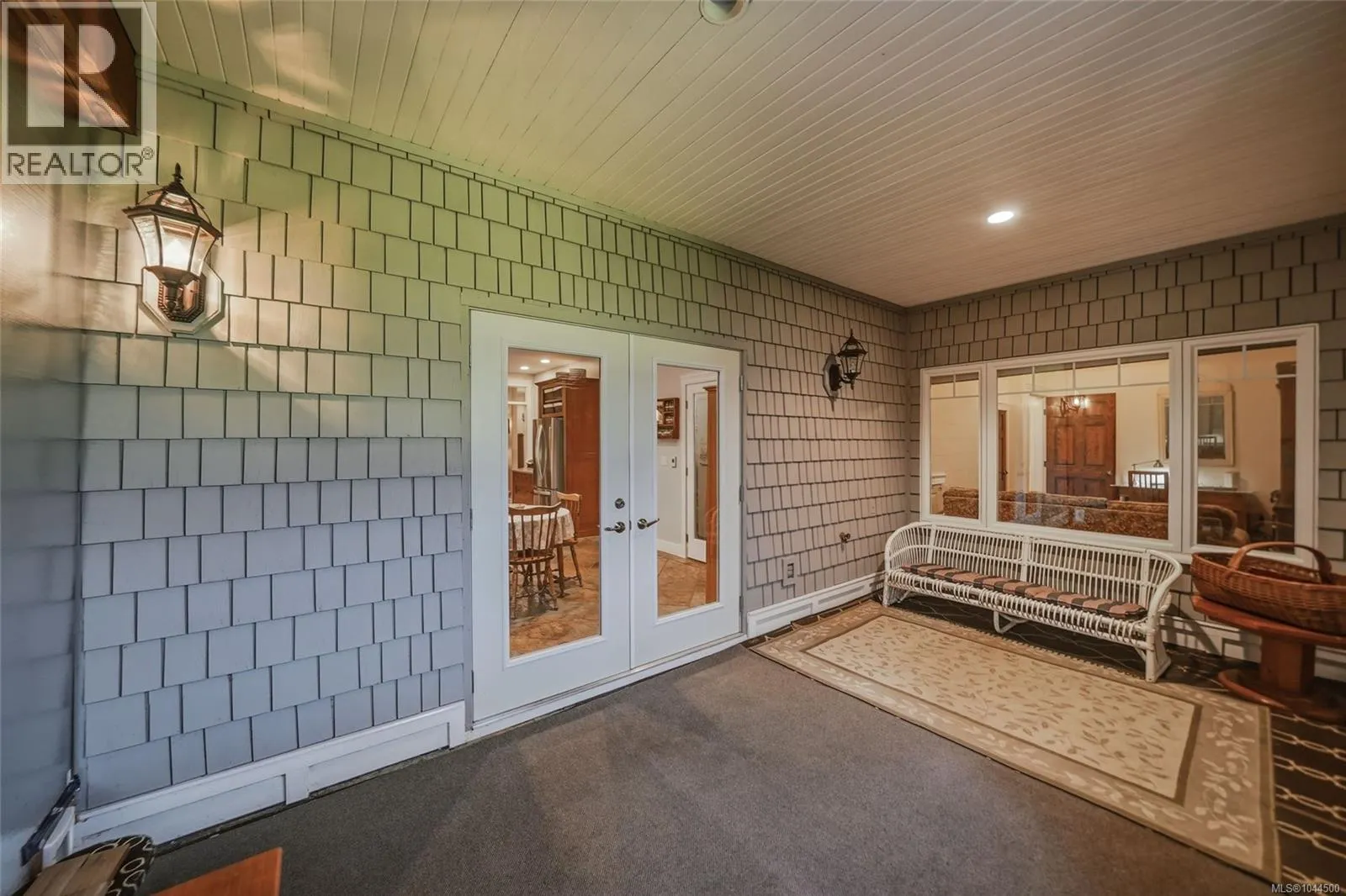 382 Dorset Rd
