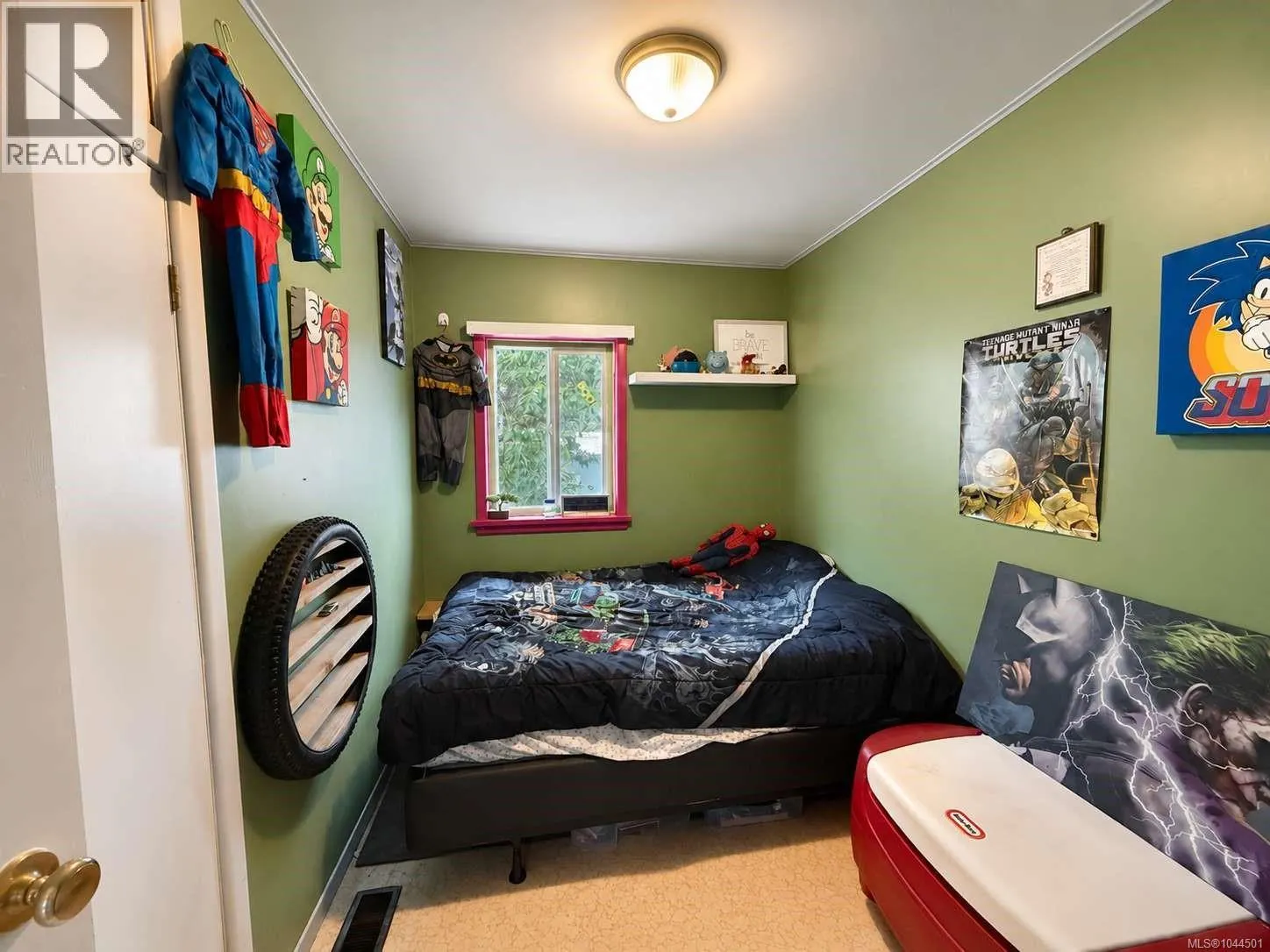 4338 Bute St