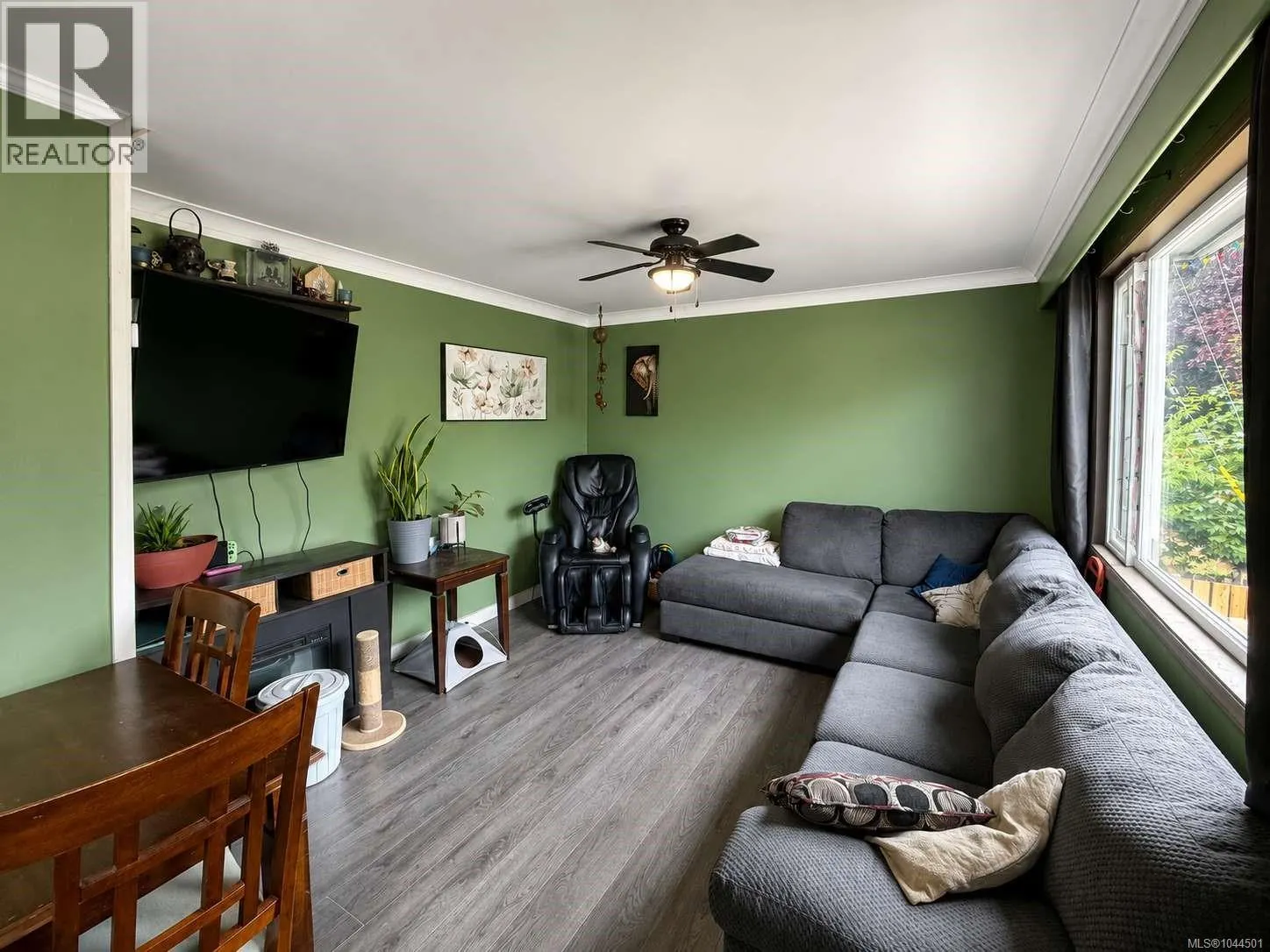 4338 Bute St