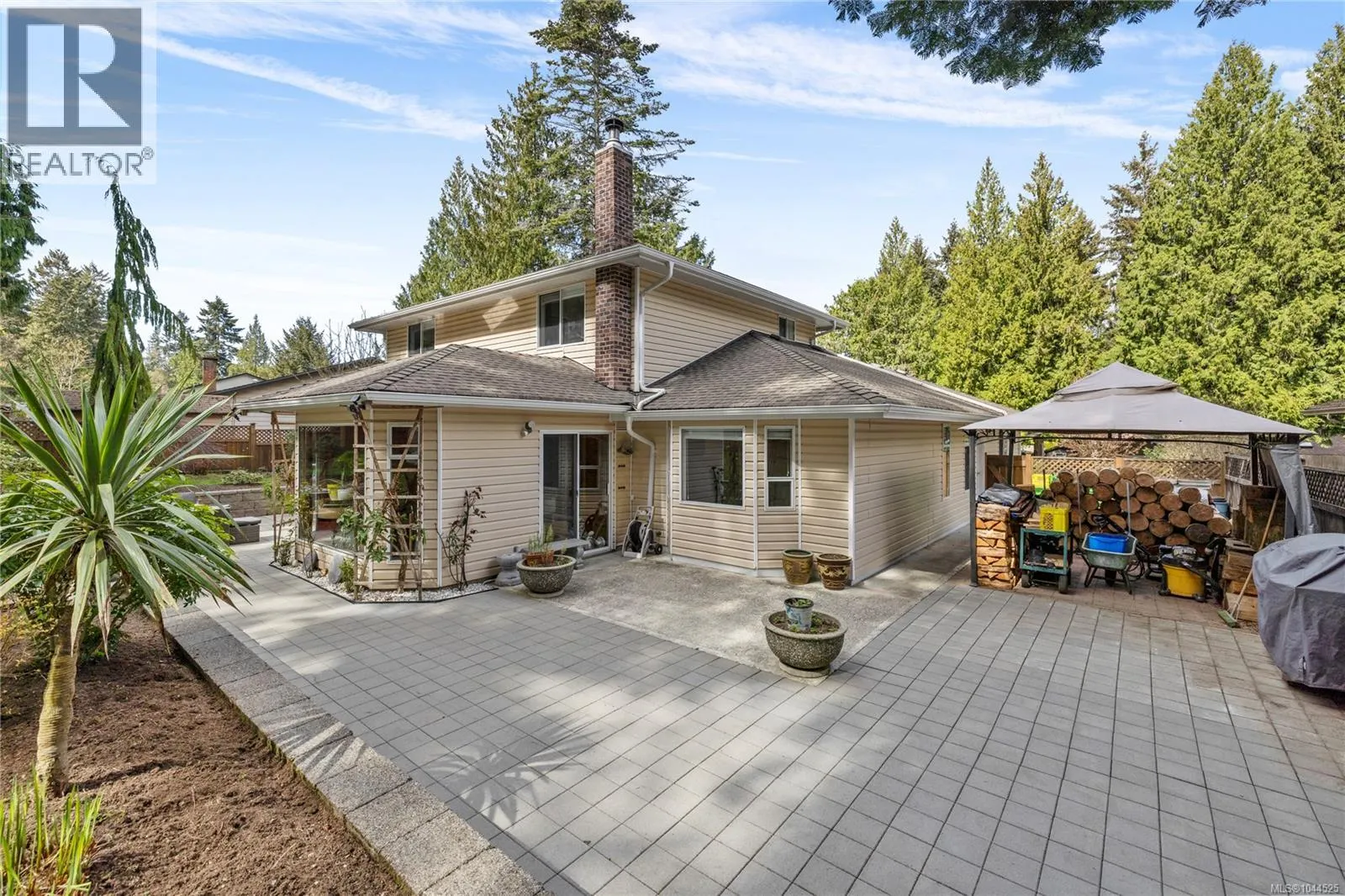1170 Clubhouse Dr