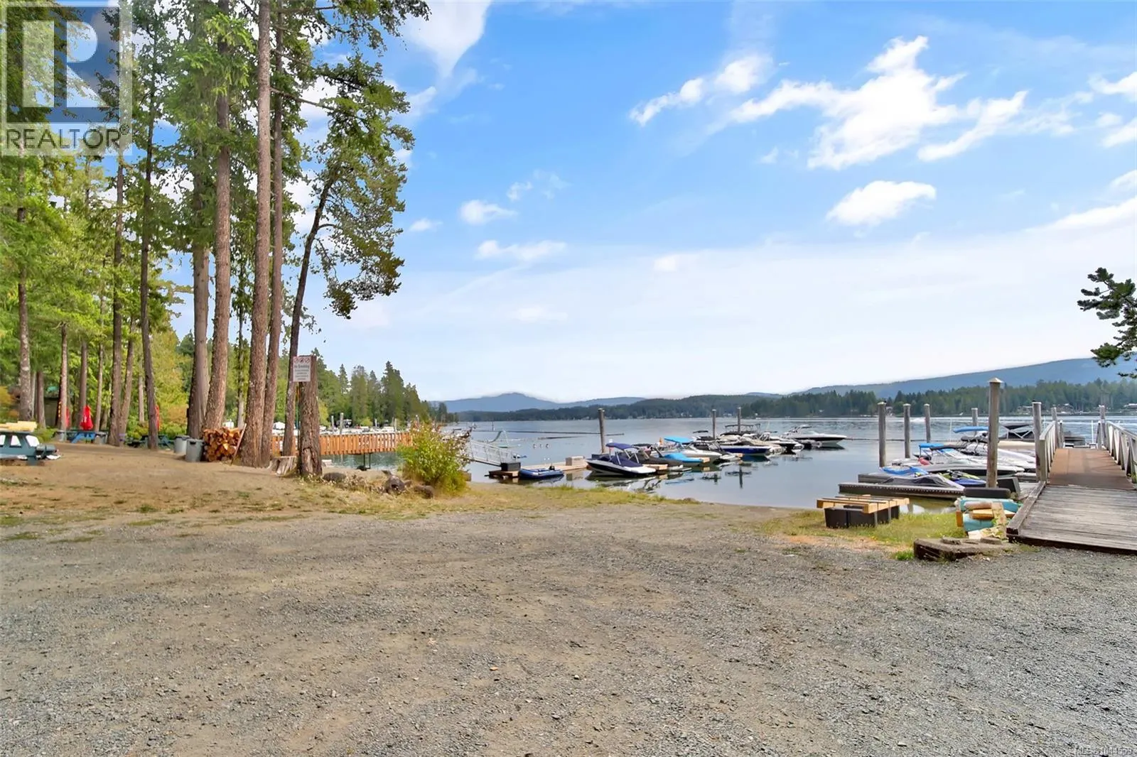 36 10325 Lakeshore Rd