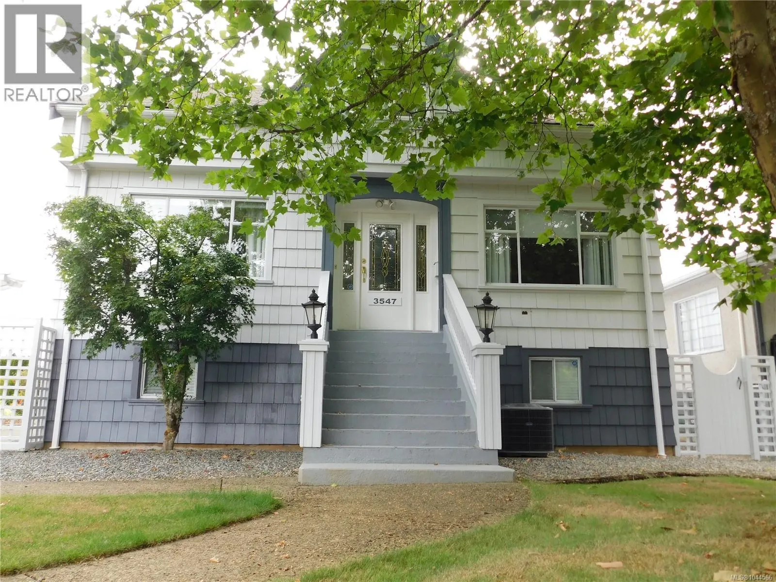 3547 8th Ave
