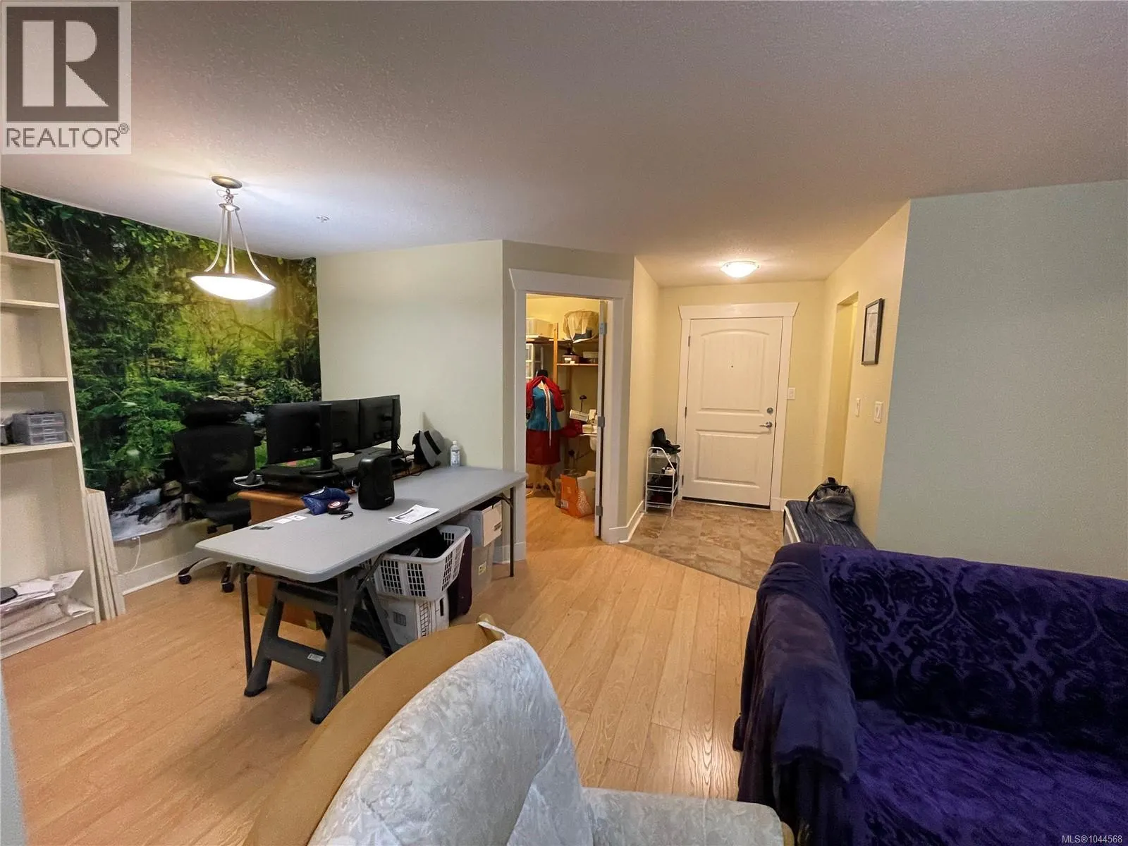 203 1620 Townsite Rd