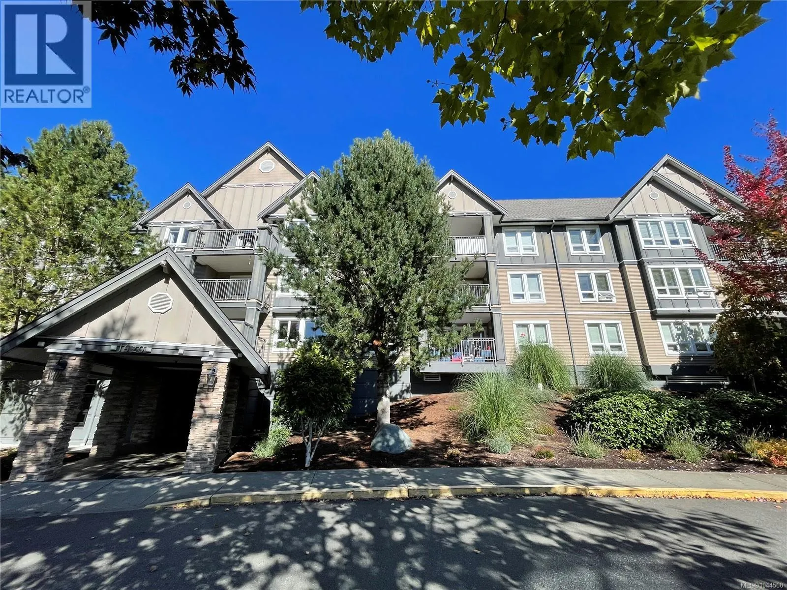 203 1620 Townsite Rd