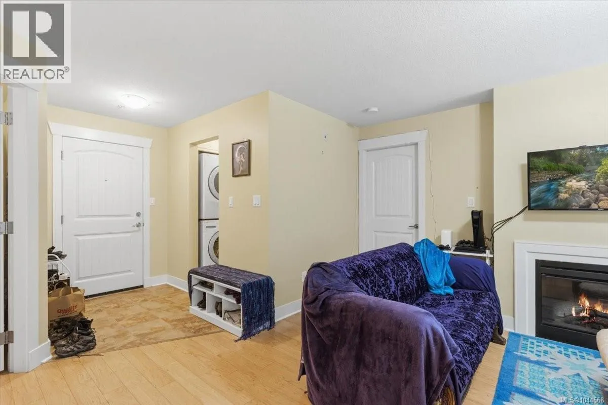 203 1620 Townsite Rd