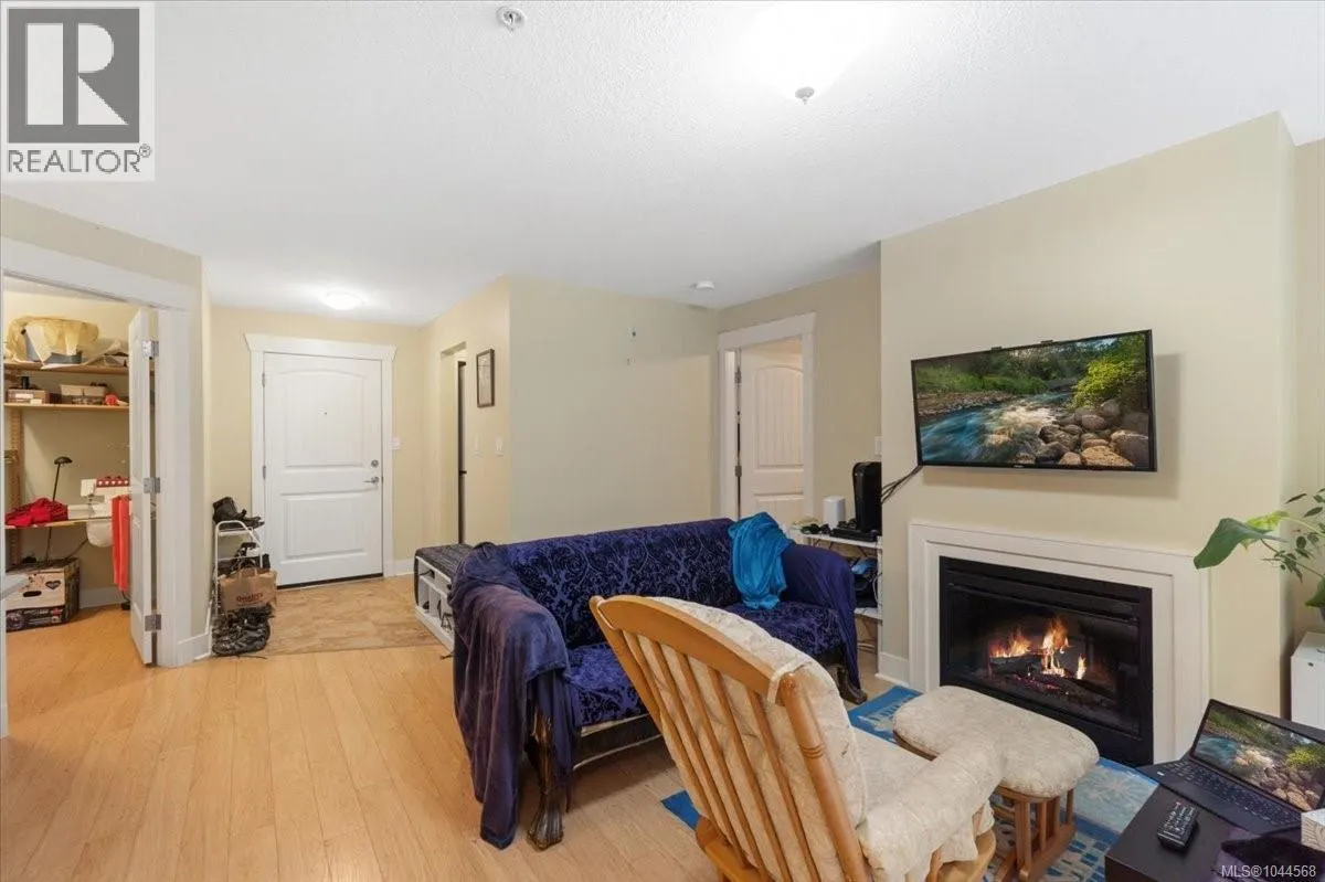203 1620 Townsite Rd