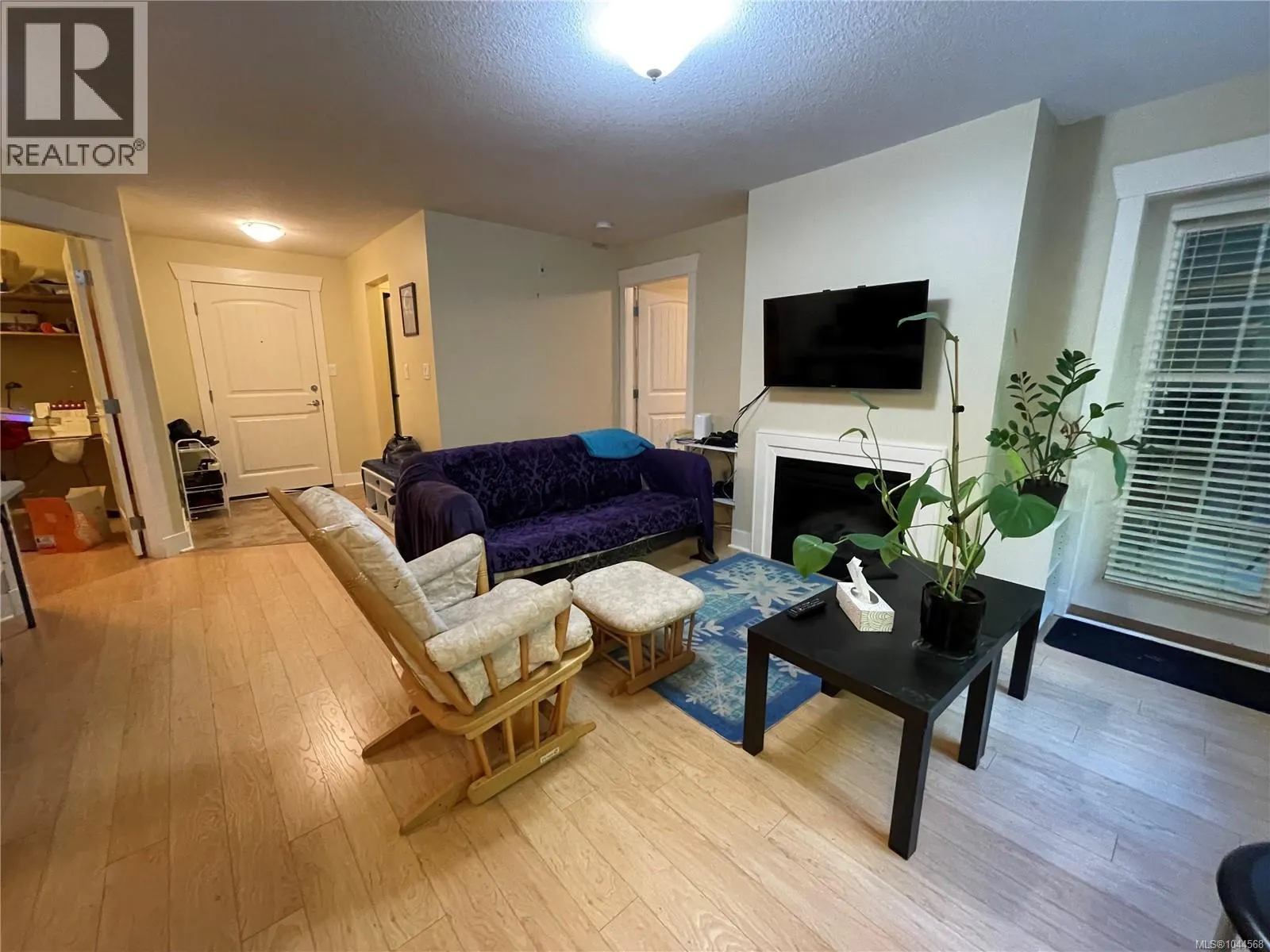 203 1620 Townsite Rd