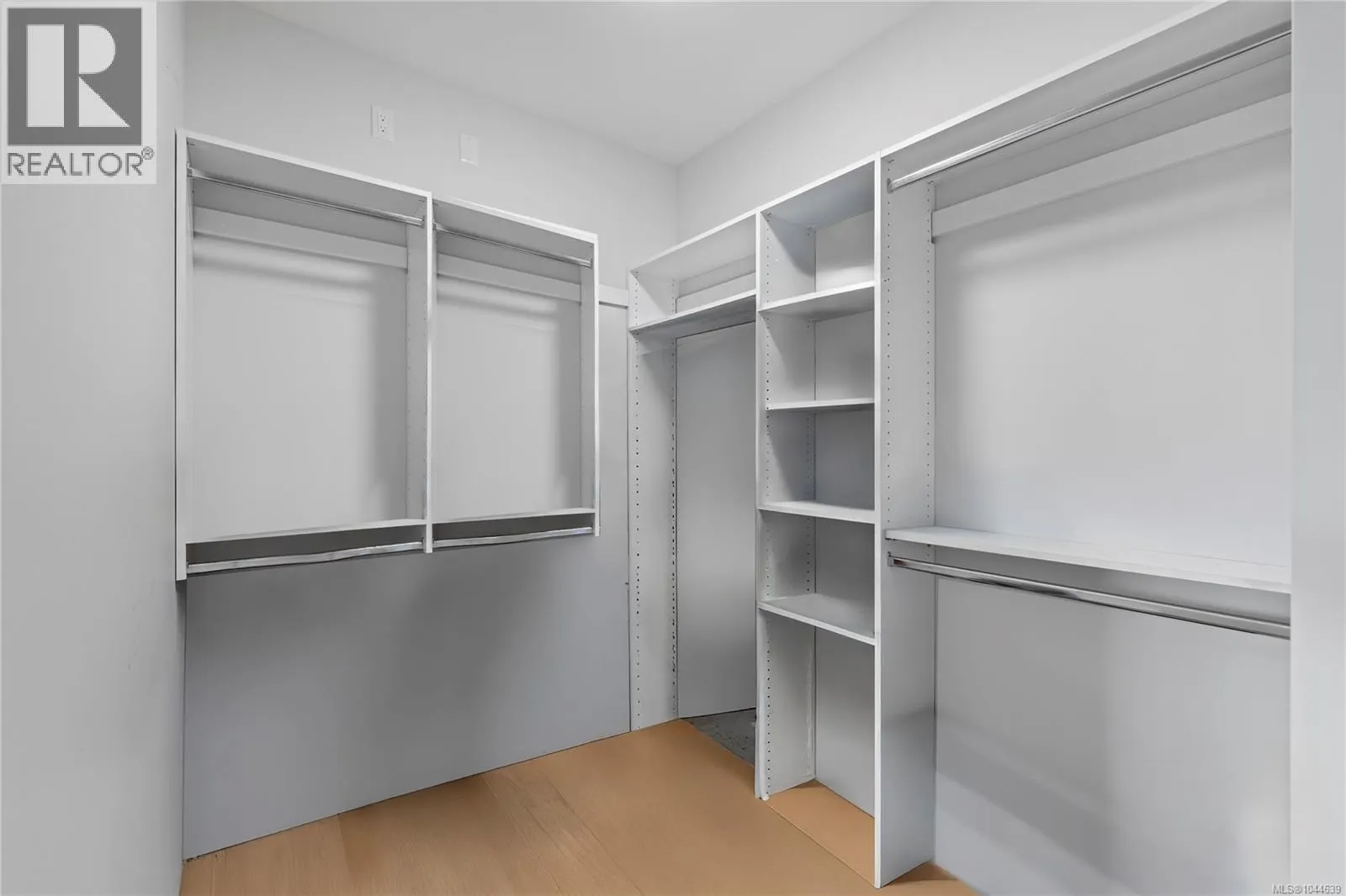 1312 Langara Dr
