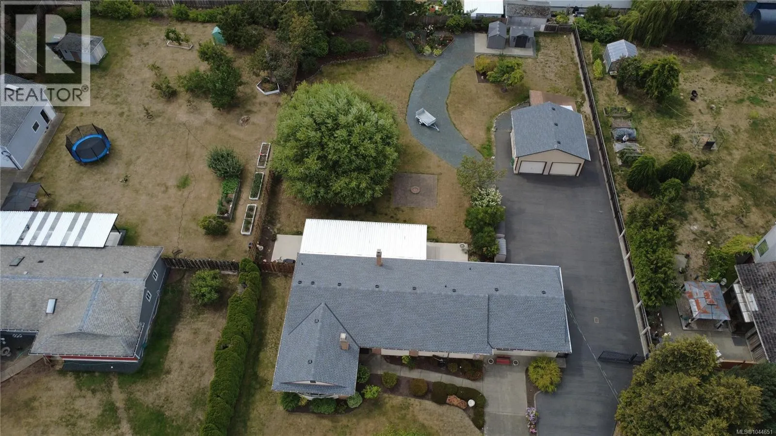 851 Breakwater Rd