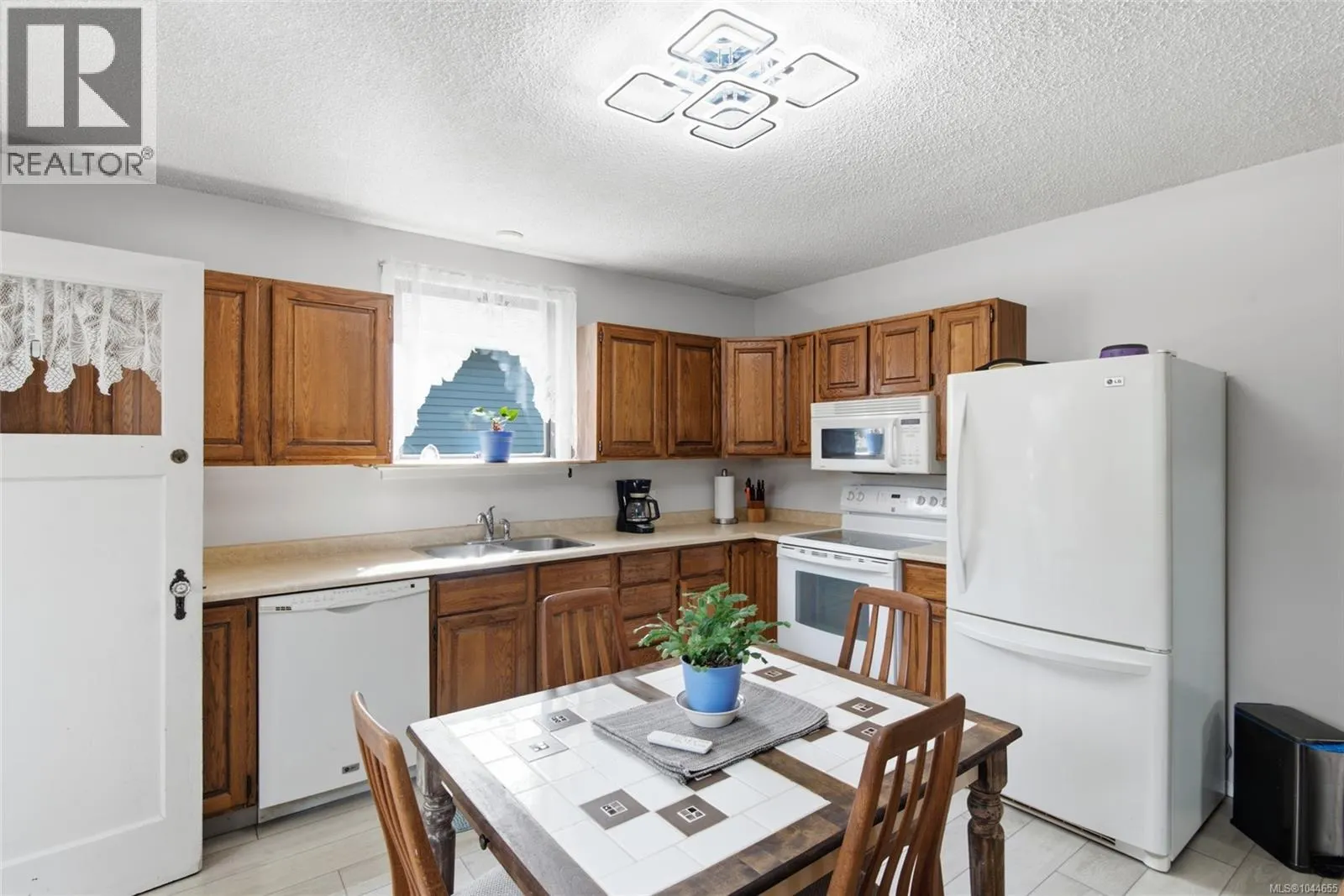 3529 9th Ave