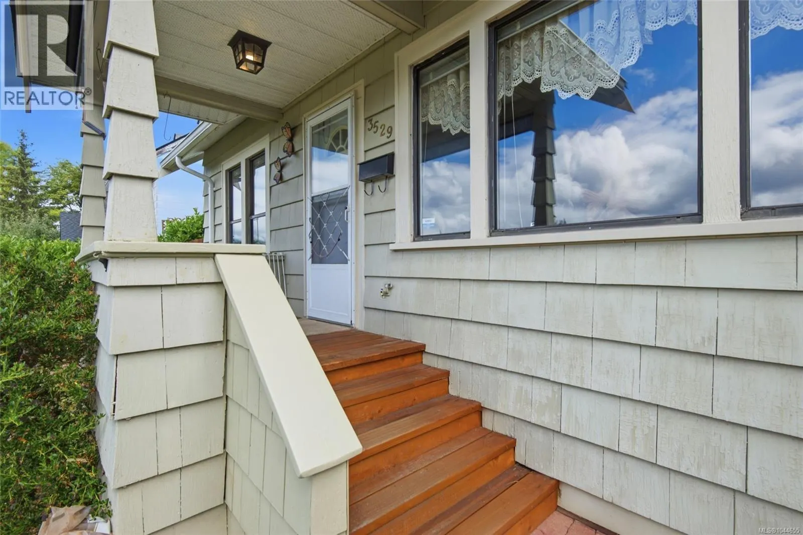 3529 9th Ave