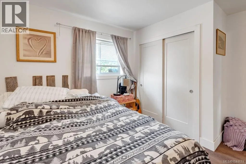426 & 426A Buller St