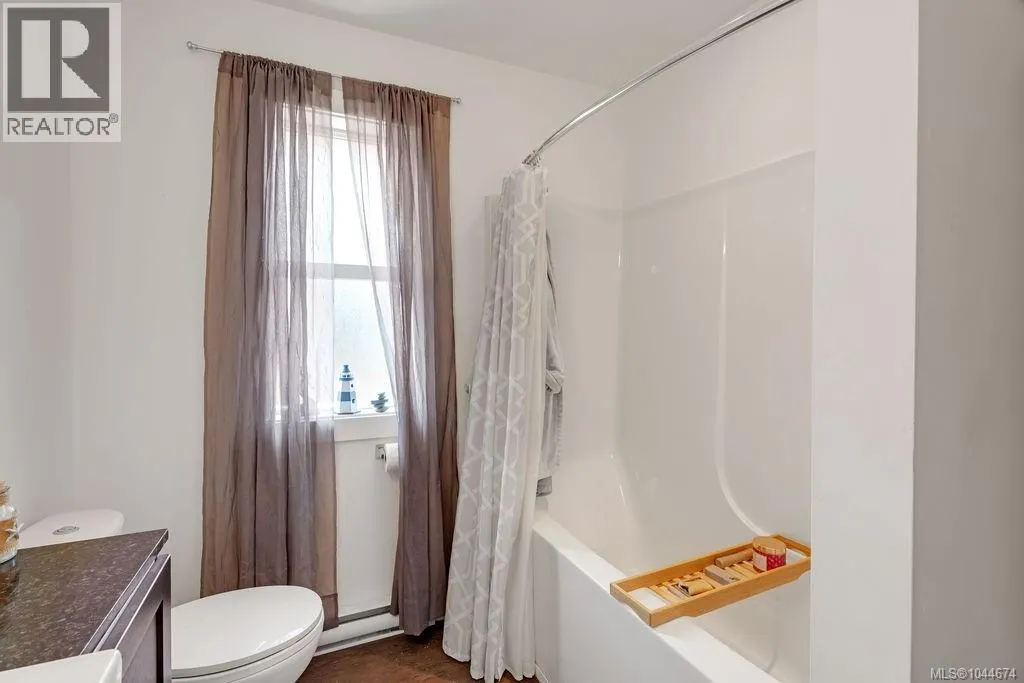 426 & 426A Buller St