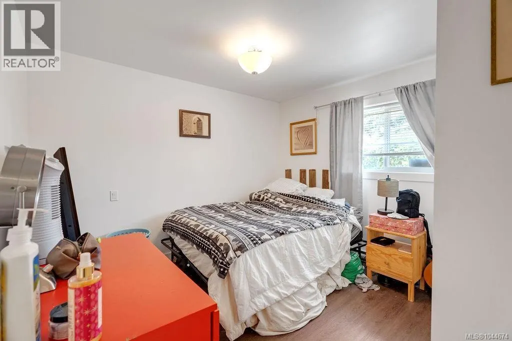 426 & 426A Buller St