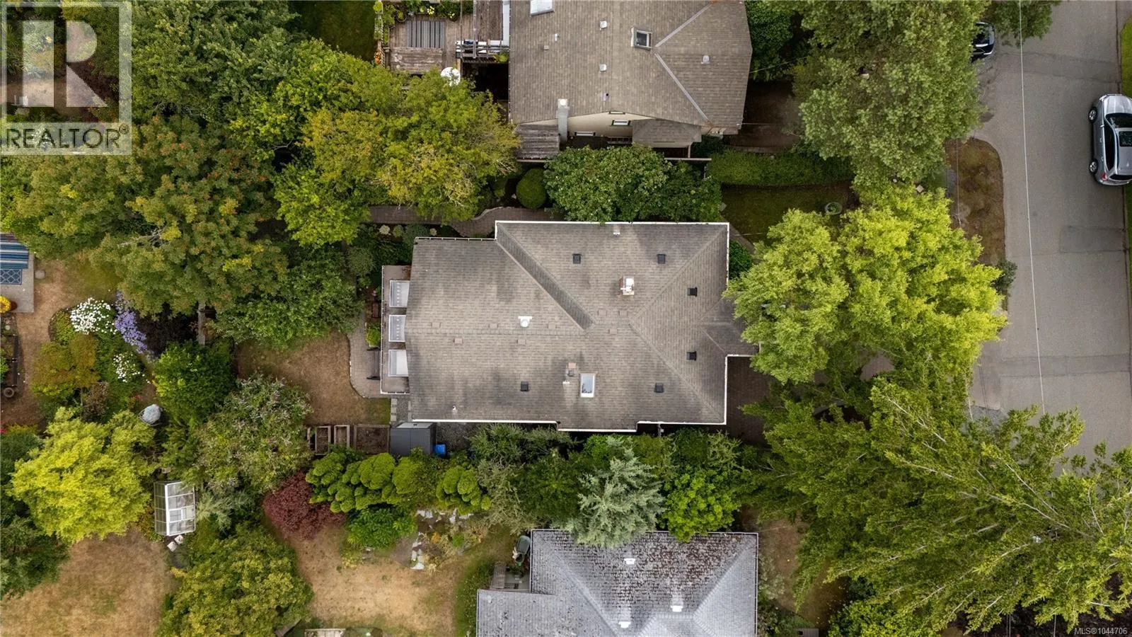 2168 Bartlett Ave