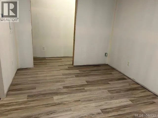 3 230 Second Ave W
