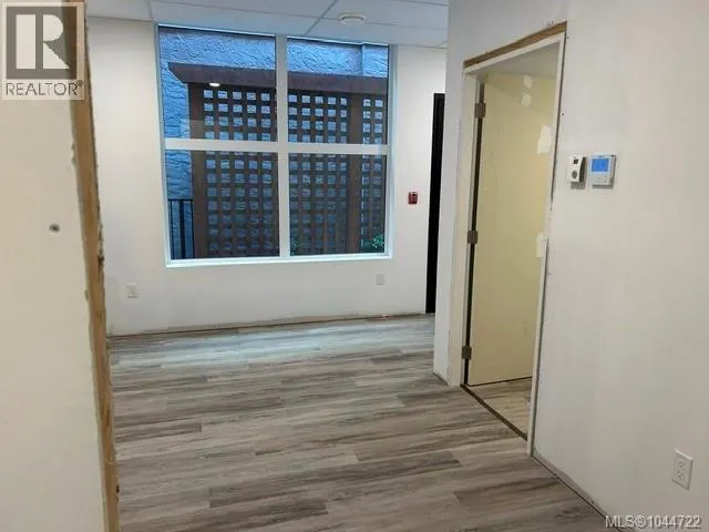 3 230 Second Ave W