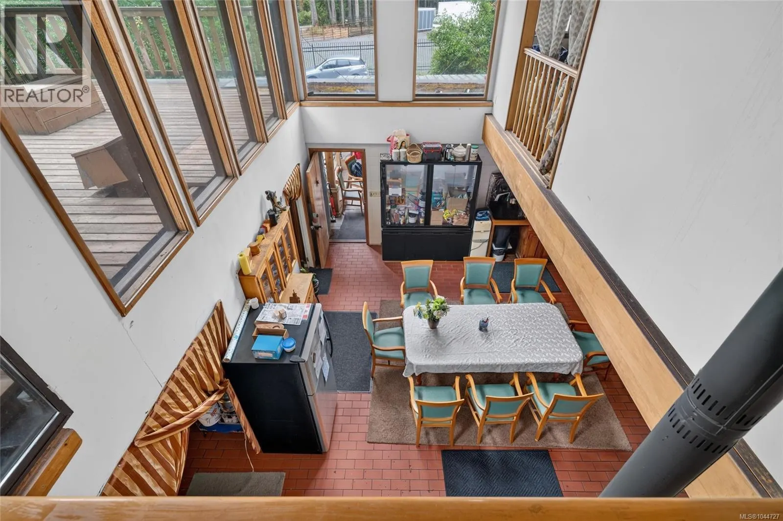 1012 Fairdowne Rd