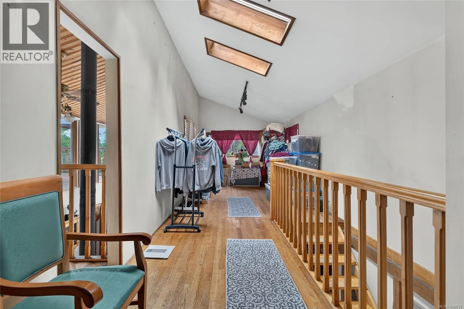 1012 Fairdowne Rd