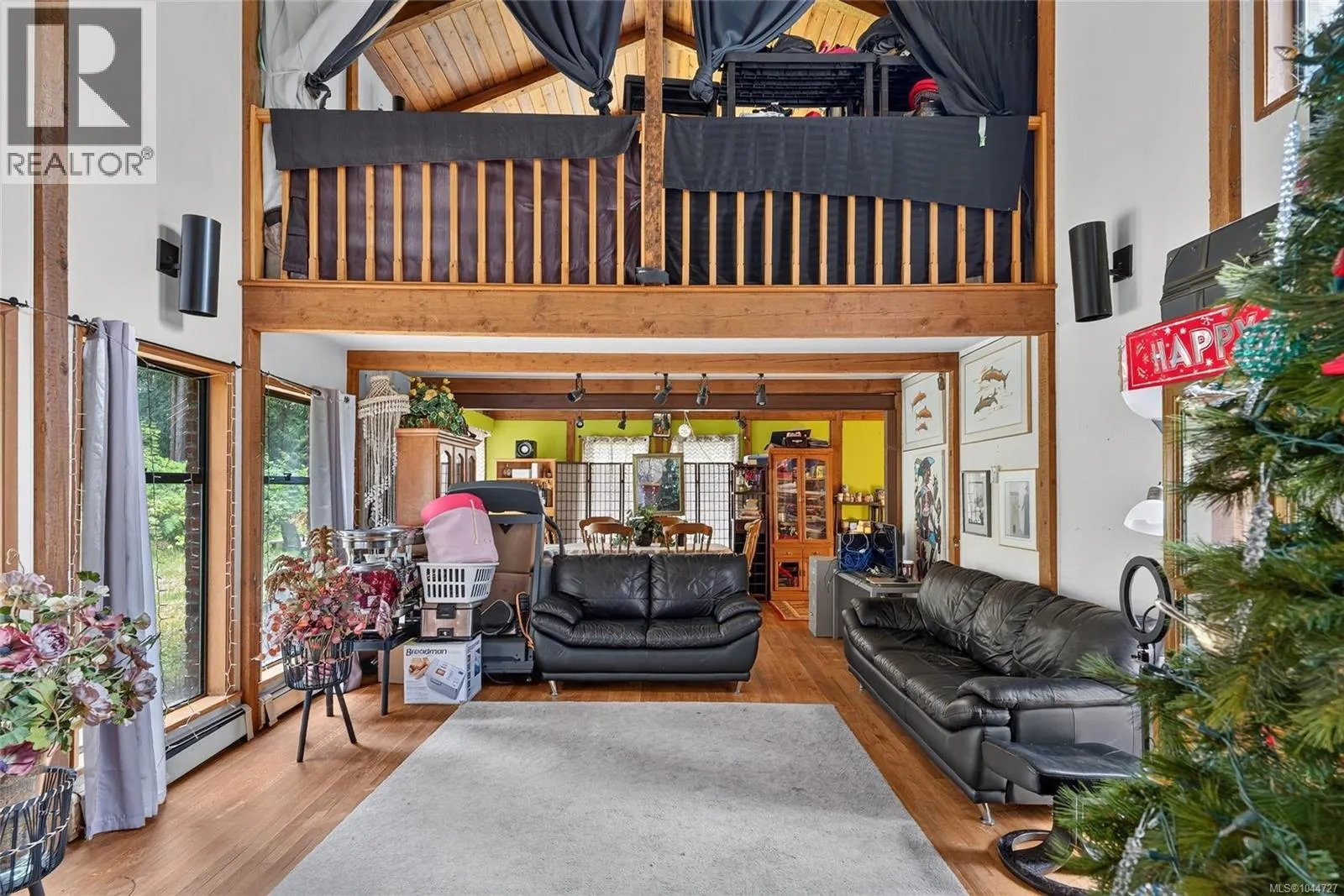 1012 Fairdowne Rd