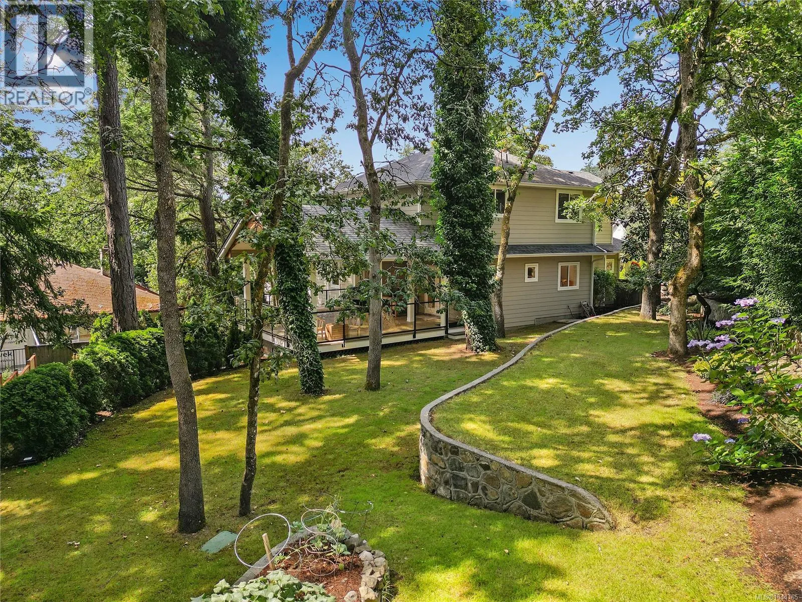 209 Shadow Ridge Pl
