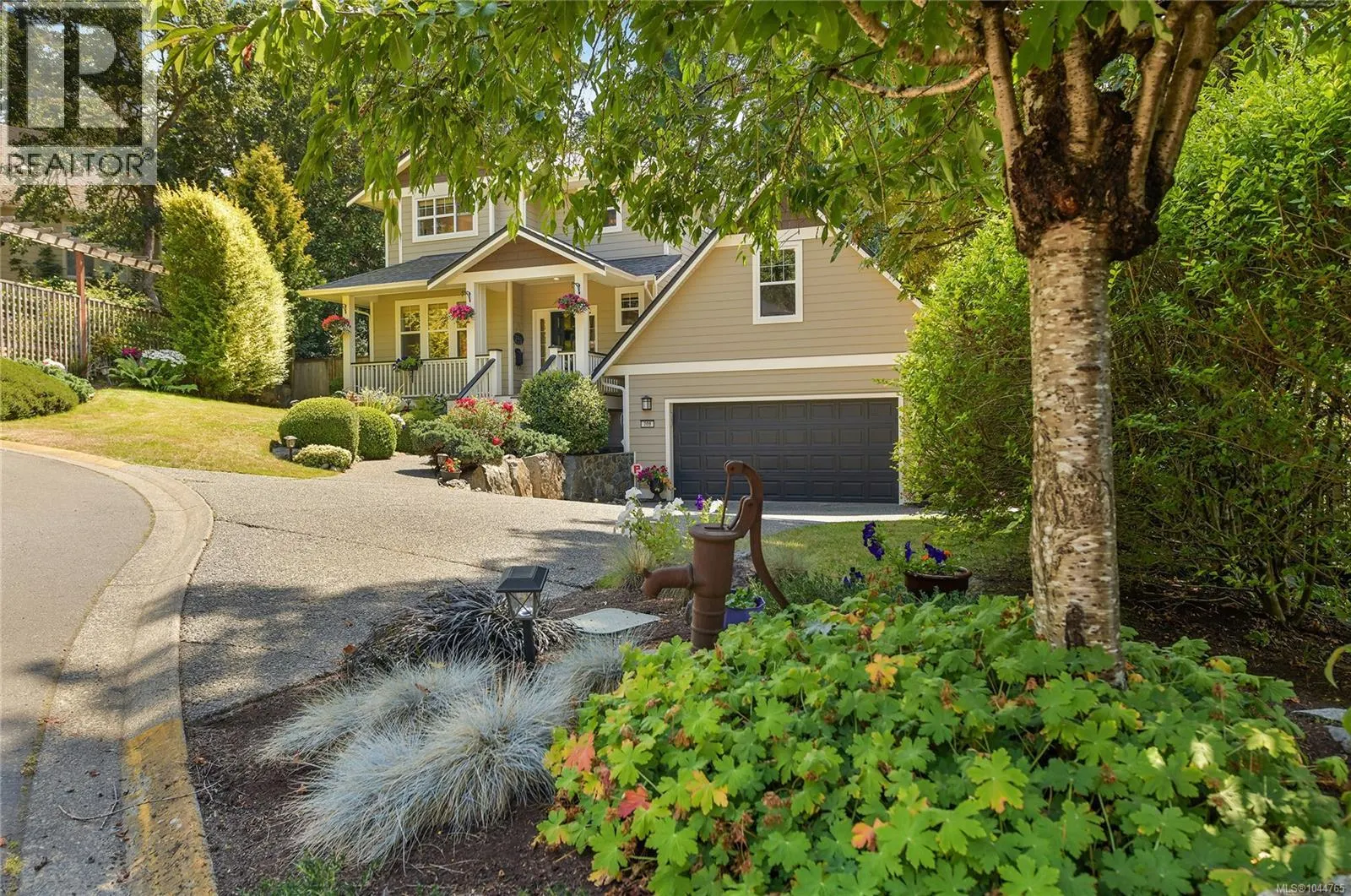 209 Shadow Ridge Pl