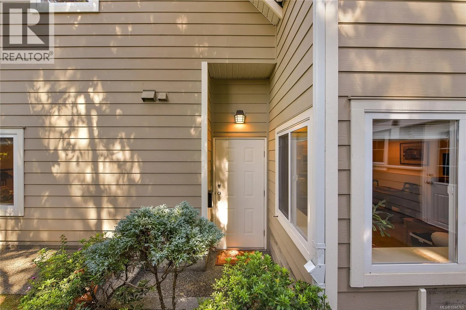 209 Shadow Ridge Pl