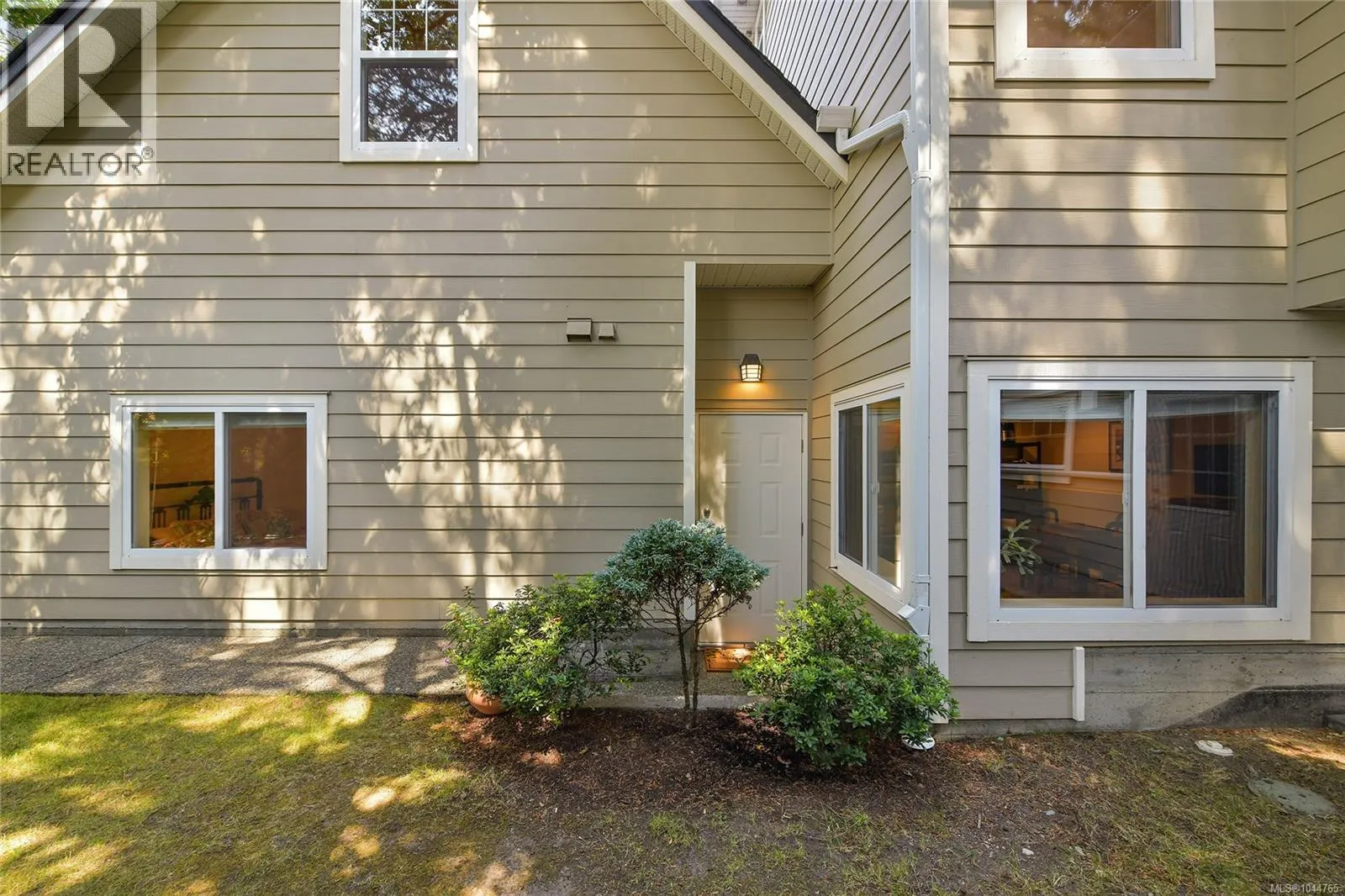 209 Shadow Ridge Pl