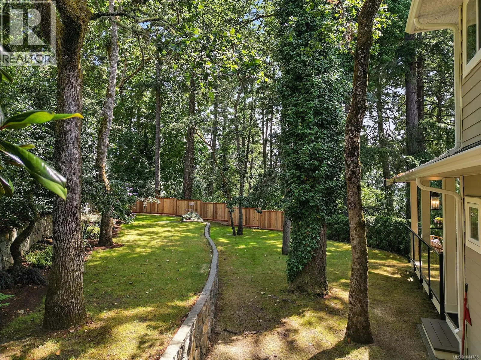 209 Shadow Ridge Pl