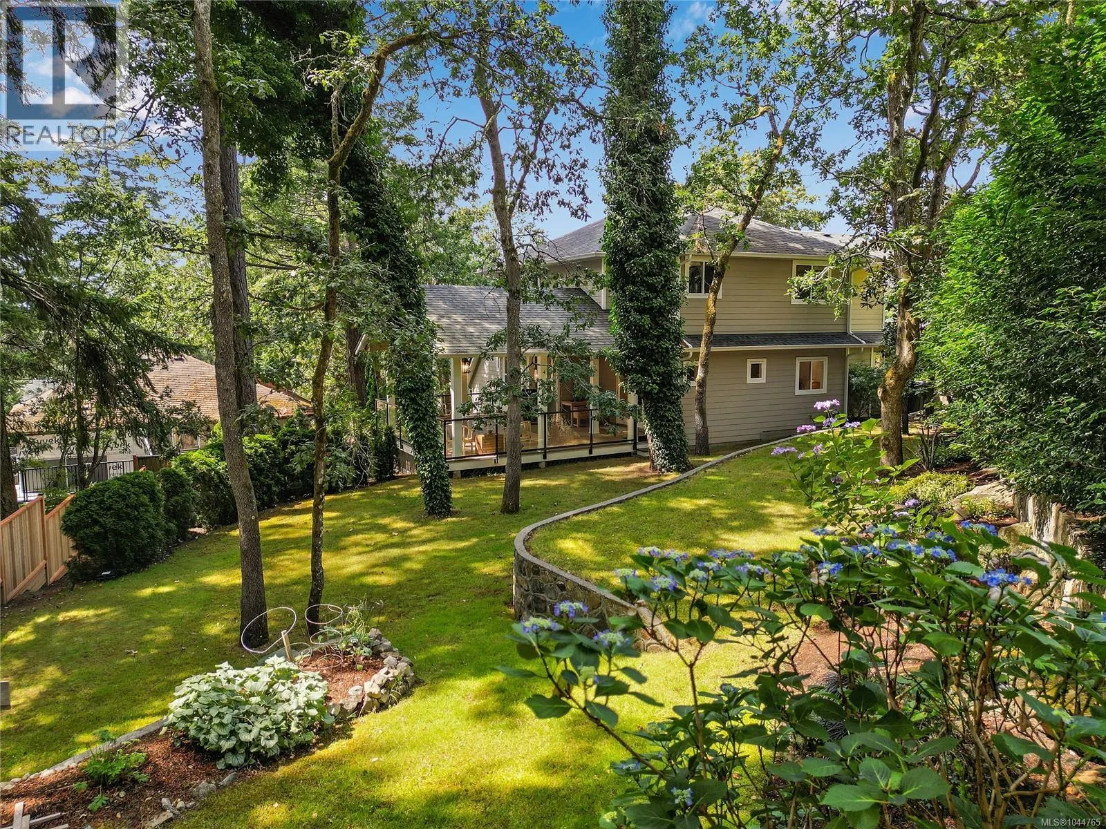 209 Shadow Ridge Pl