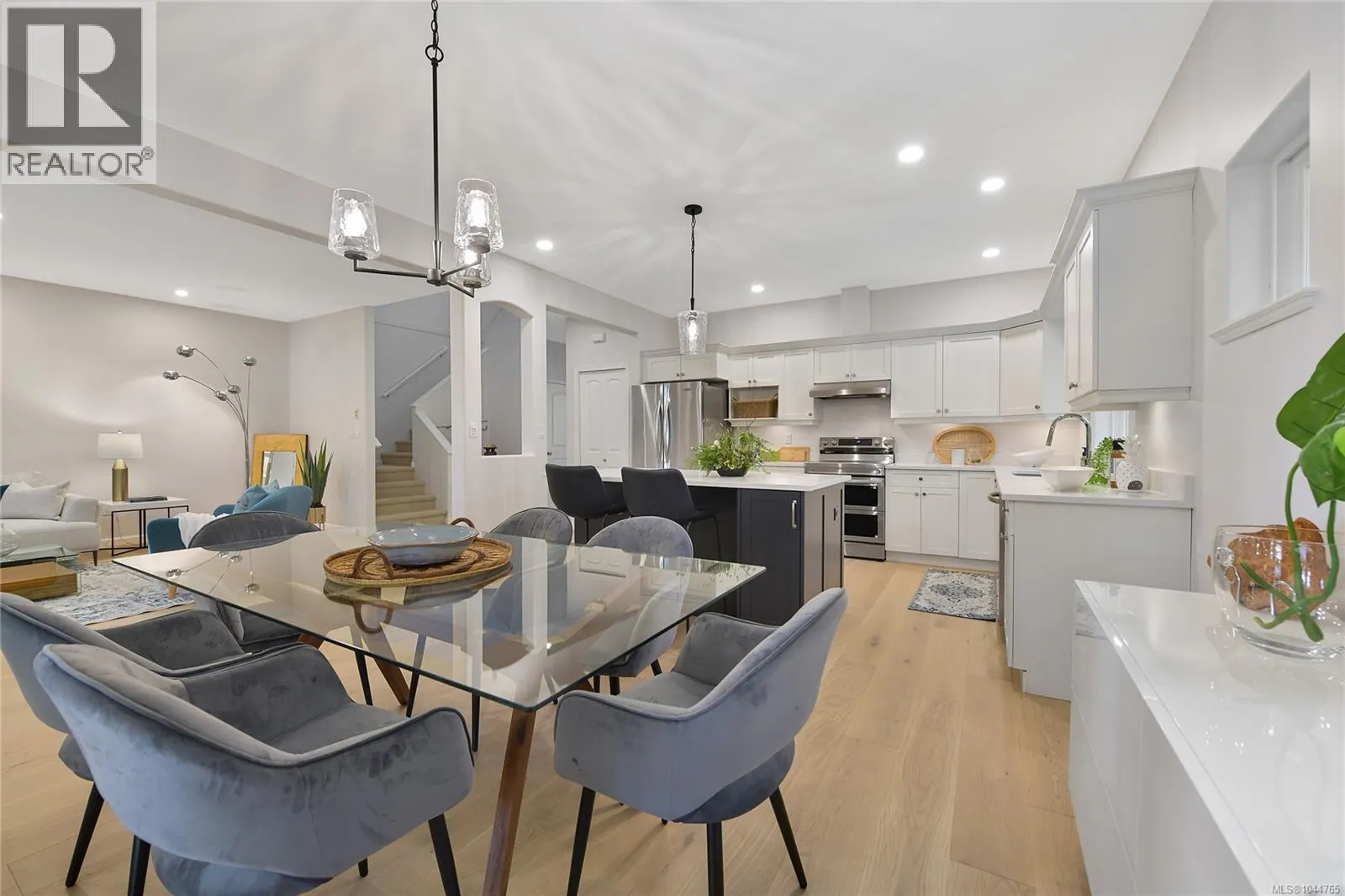 209 Shadow Ridge Pl
