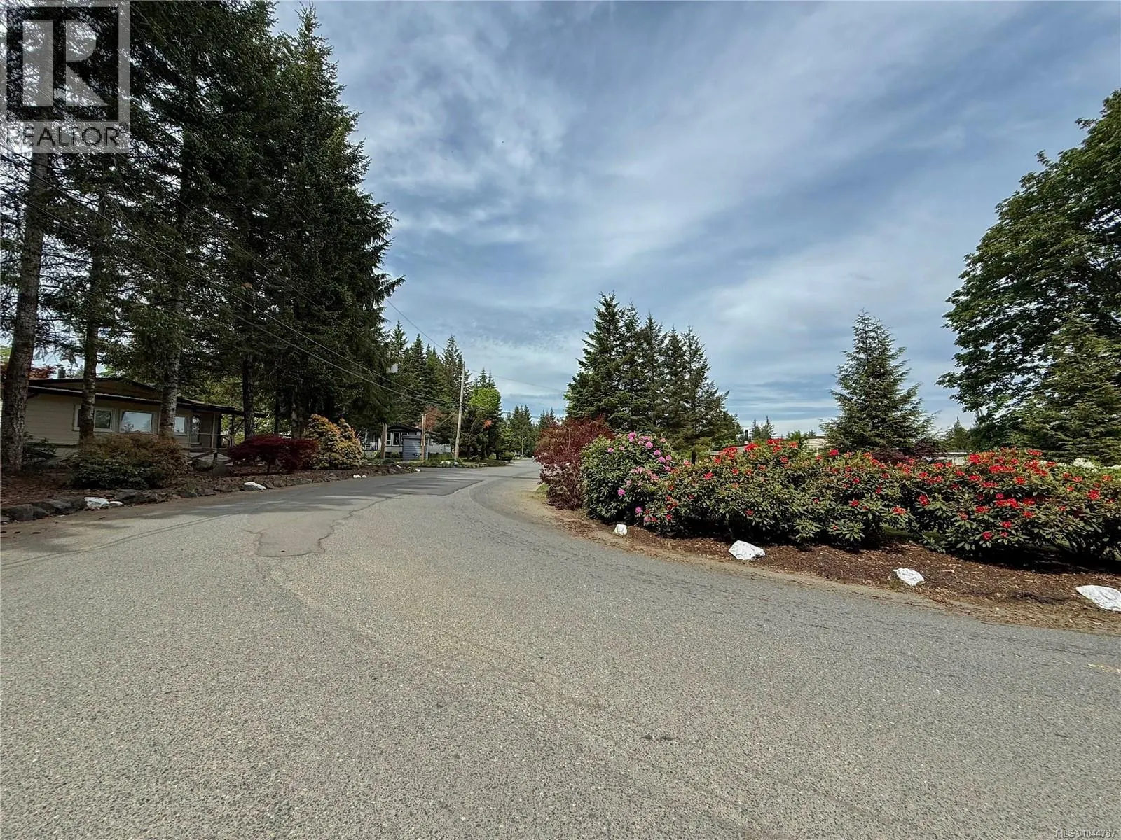 41 2700 Woodburn Rd
