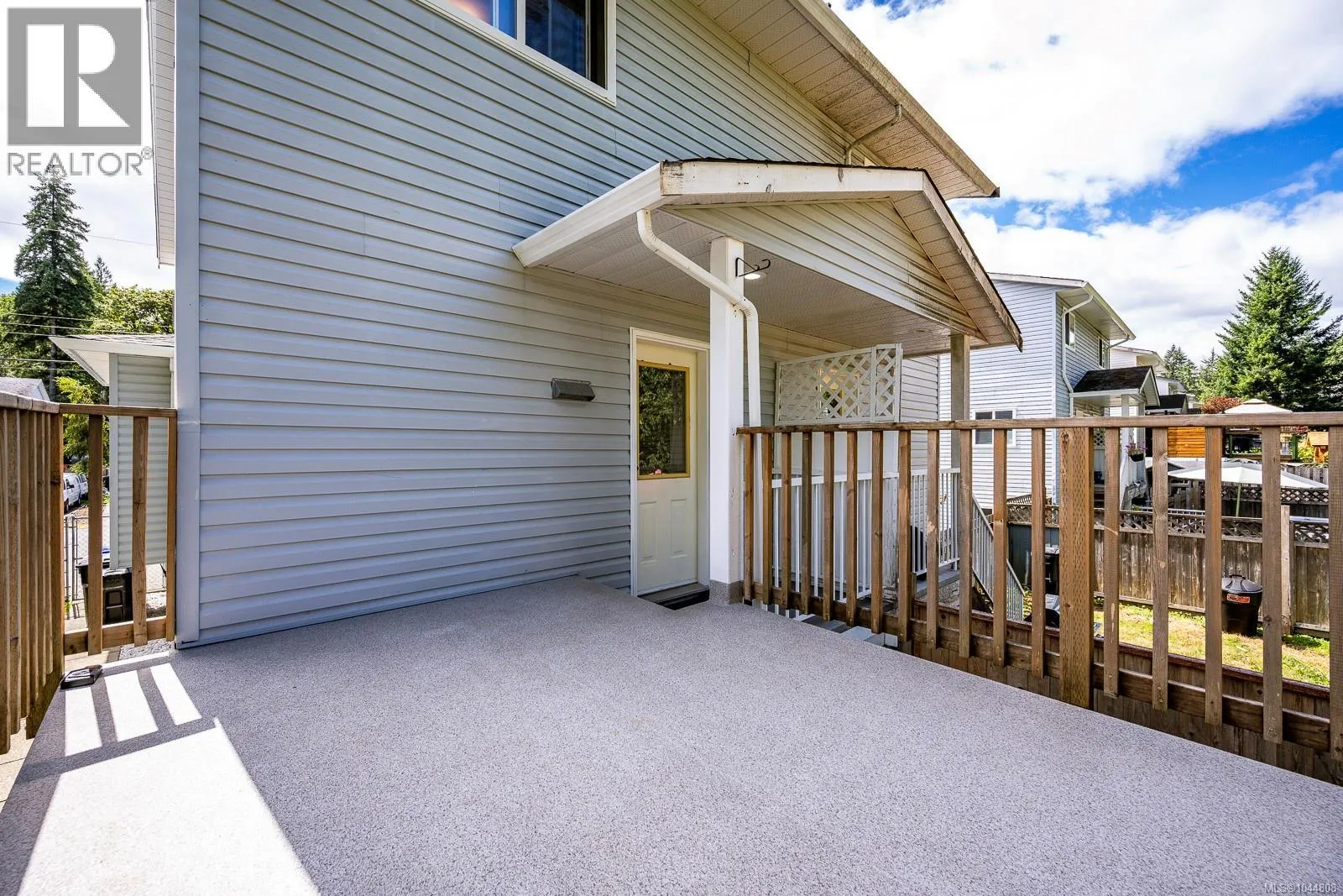 B 2221 Embleton Cres