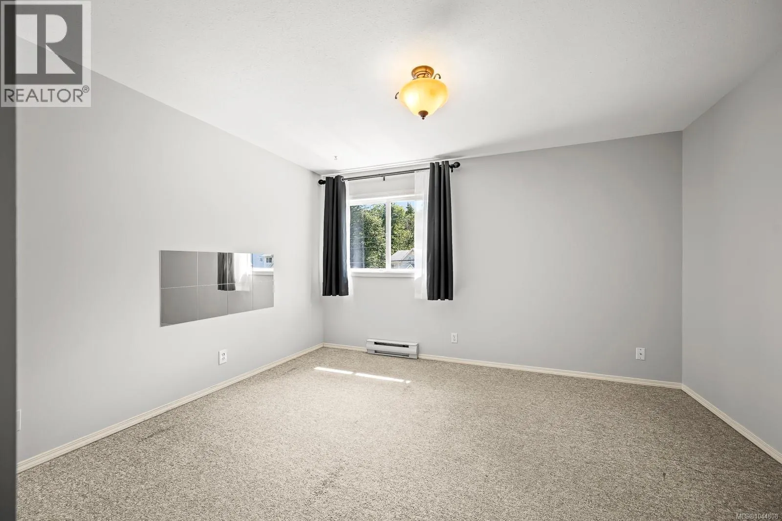 B 2221 Embleton Cres