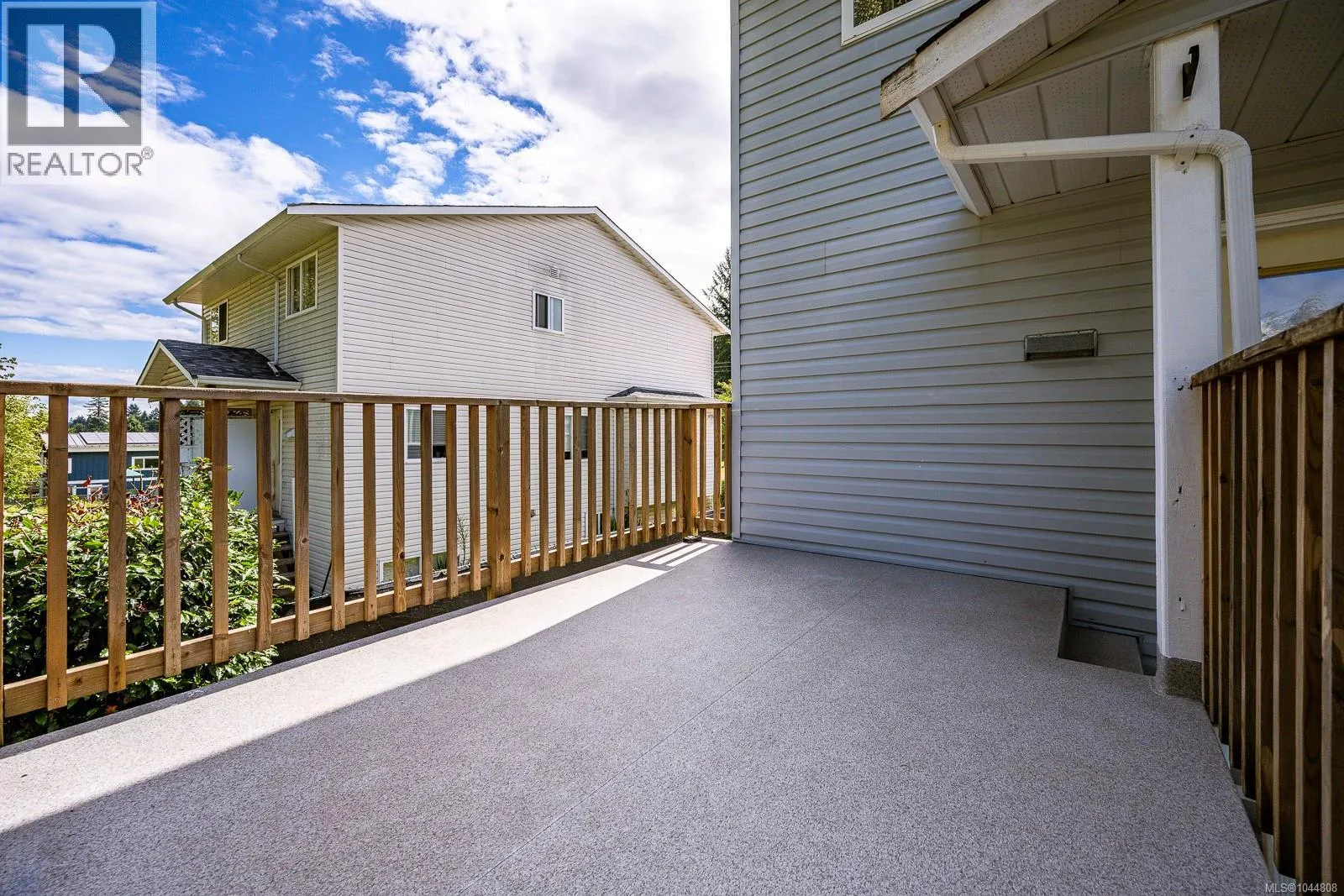 B 2221 Embleton Cres