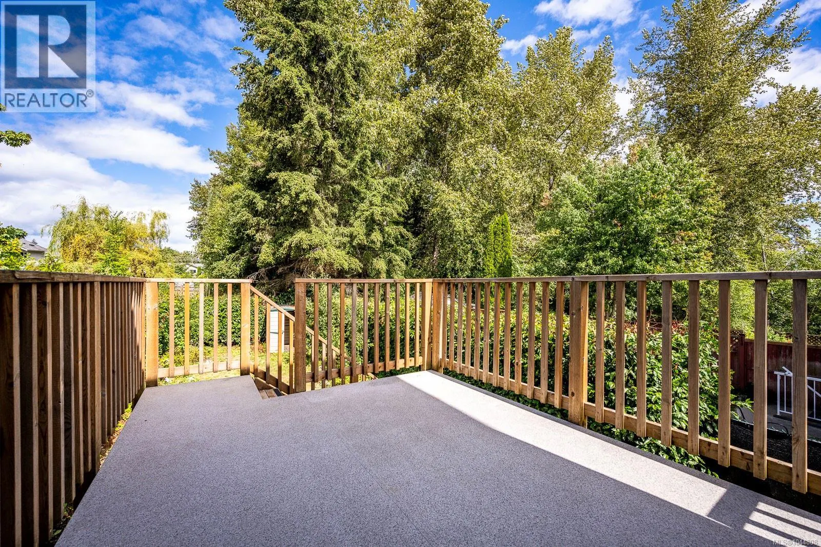 B 2221 Embleton Cres