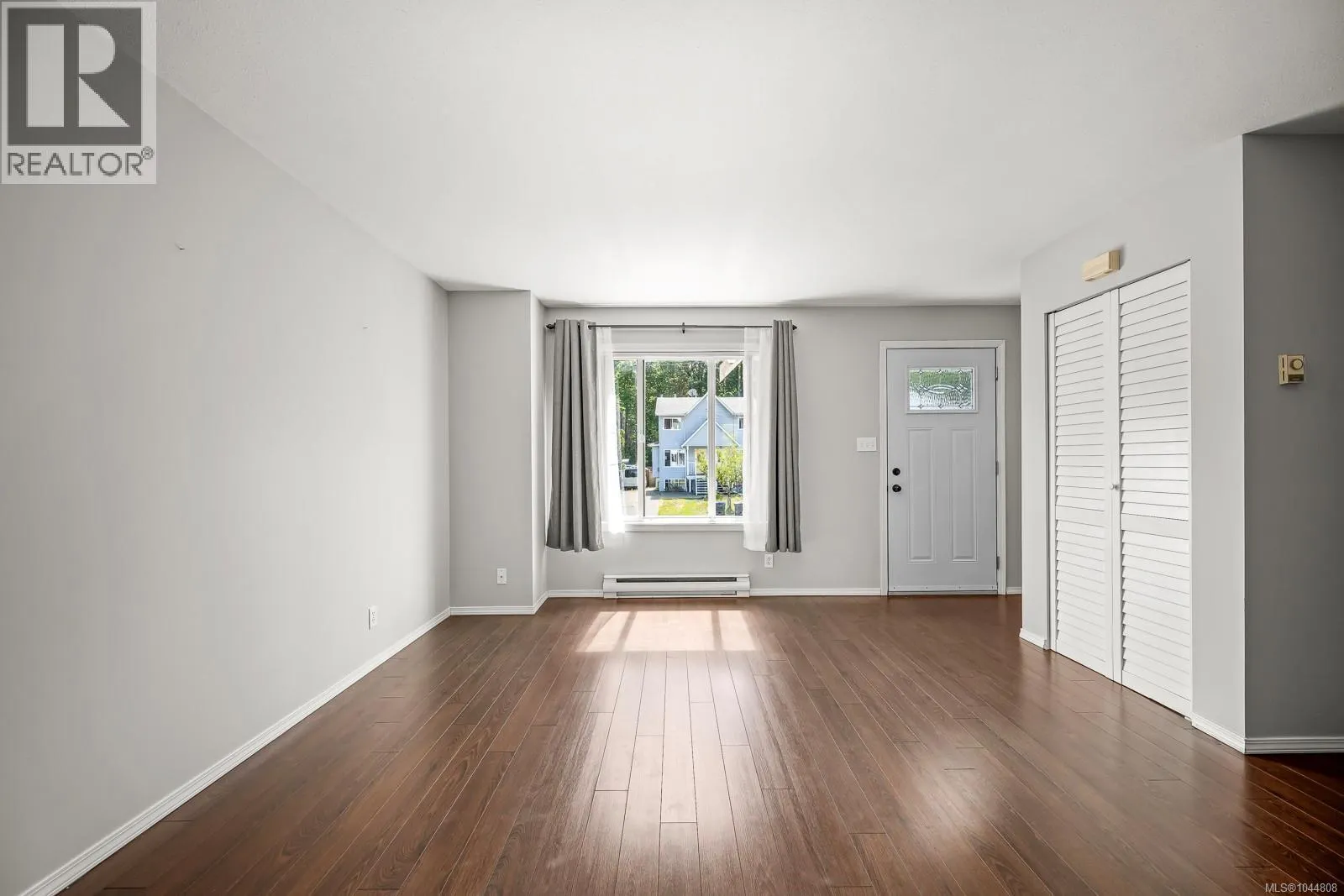 B 2221 Embleton Cres