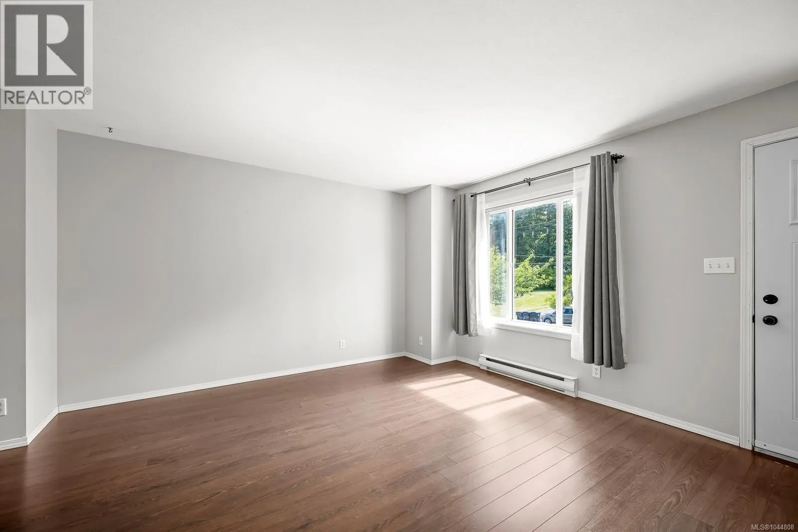 B 2221 Embleton Cres