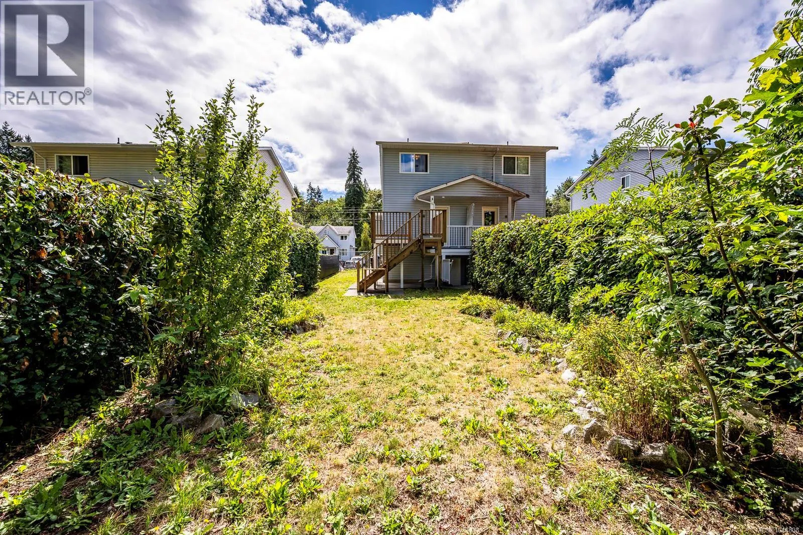 B 2221 Embleton Cres
