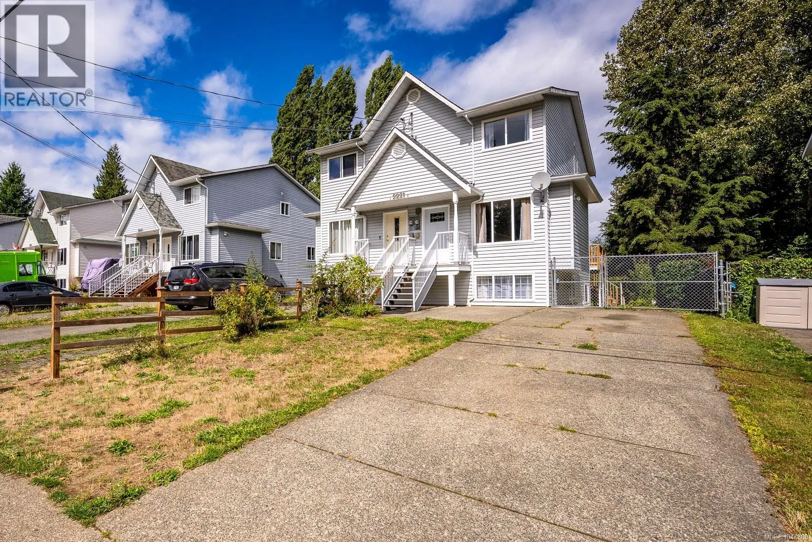 B 2221 Embleton Cres