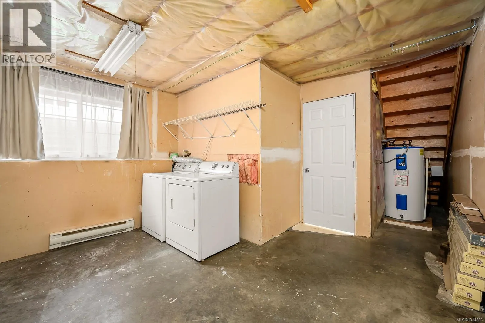 B 2221 Embleton Cres